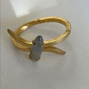 Elegant Gold Bracelet with Gray Stone